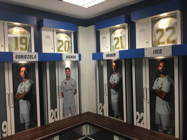 风云突变！阿斯顿维拉赛前临场应变，国王杯版图或变，更衣室稳定，年轻球员得到机会(阿斯顿维拉直播)