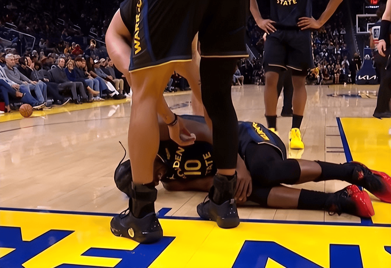 关于巴特勒连续十五场比赛得分超过势不可挡,C9挑战极限!的信息 关于巴特勒连续十五场比赛得分超过势不可挡,C9挑战极限!的信息